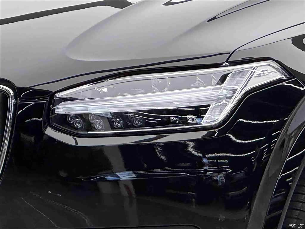 Volvo XC90, 2022 3