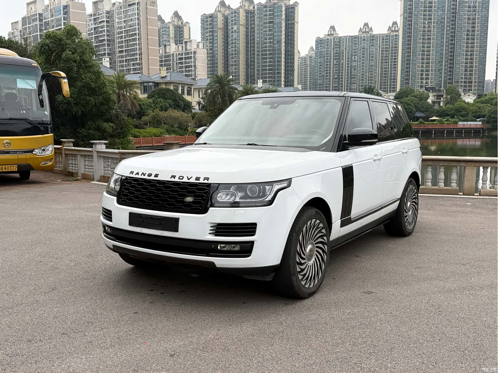 Land Rover Range Rover, 2015 3