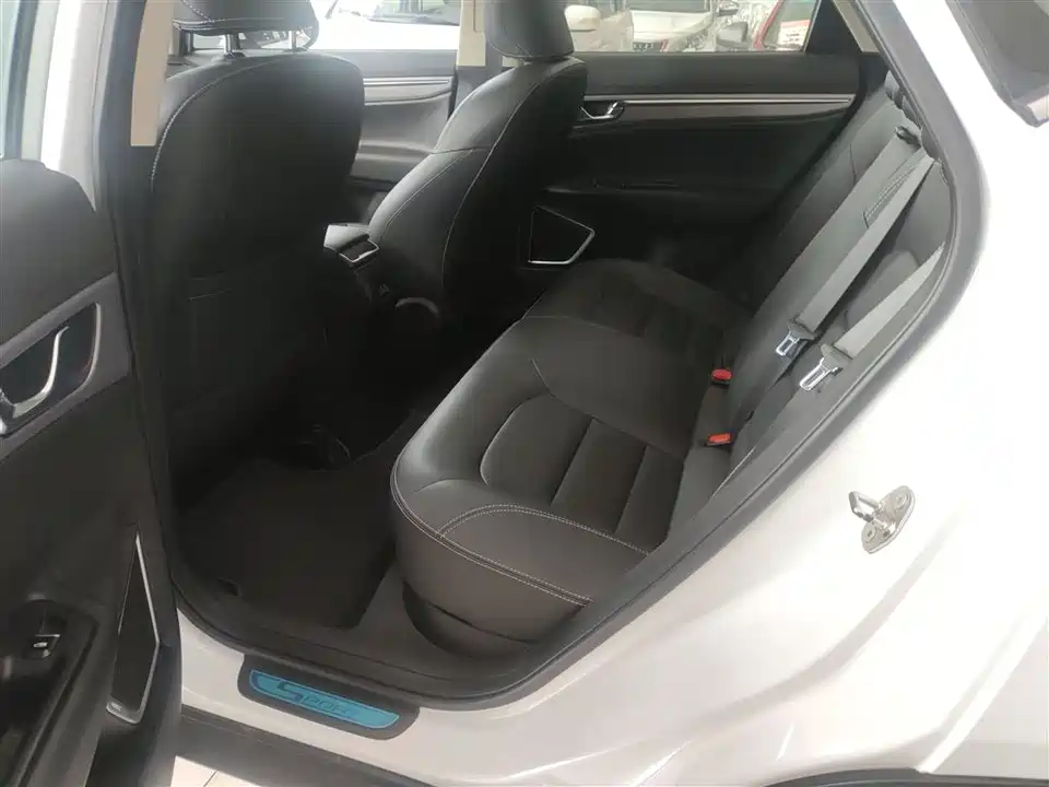 Geely Emgrand GS