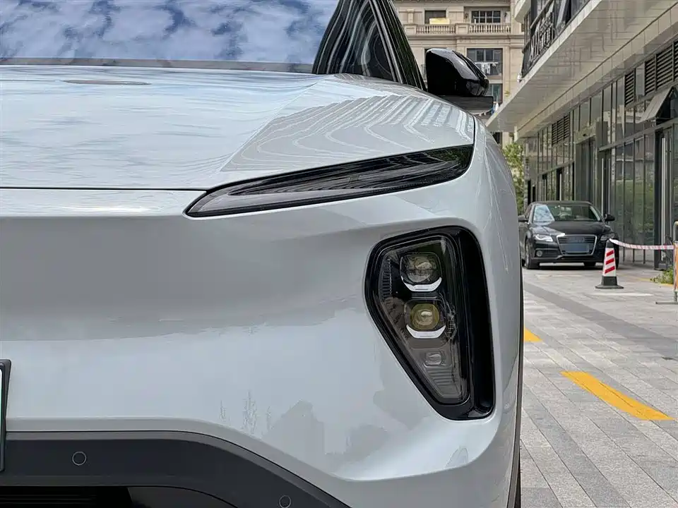 NIO ES6