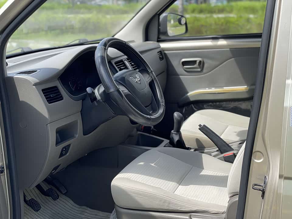 Wuling Wuling Rongguang V