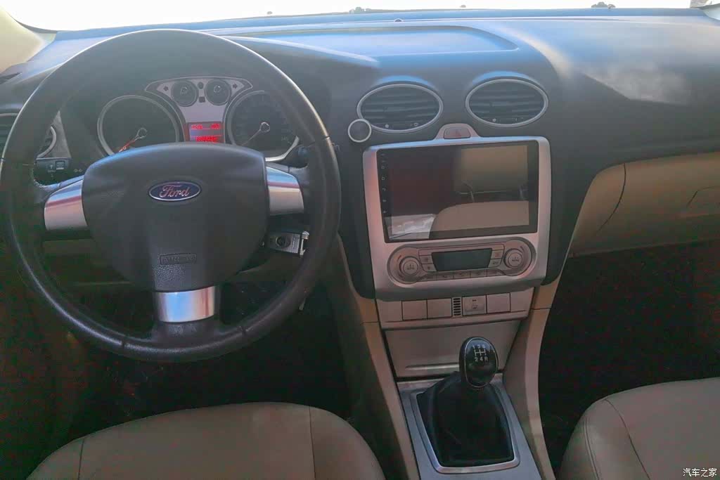 Ford Focus, 2015 12