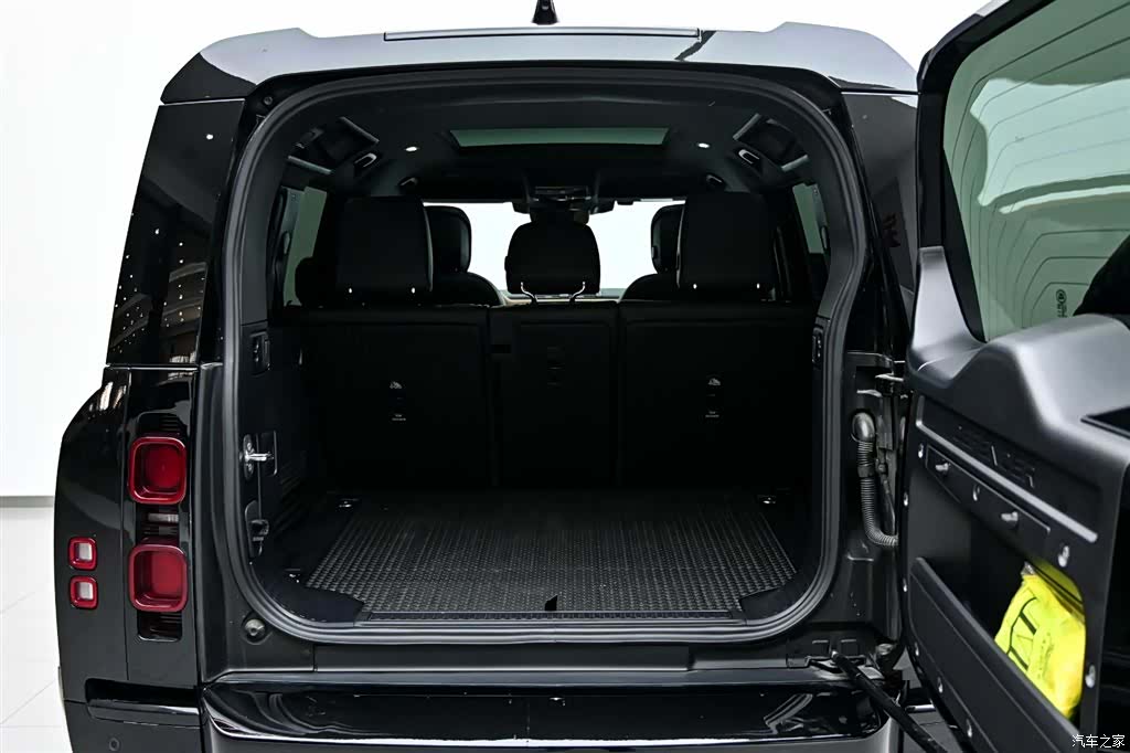 Land Rover Defender, 2024 41