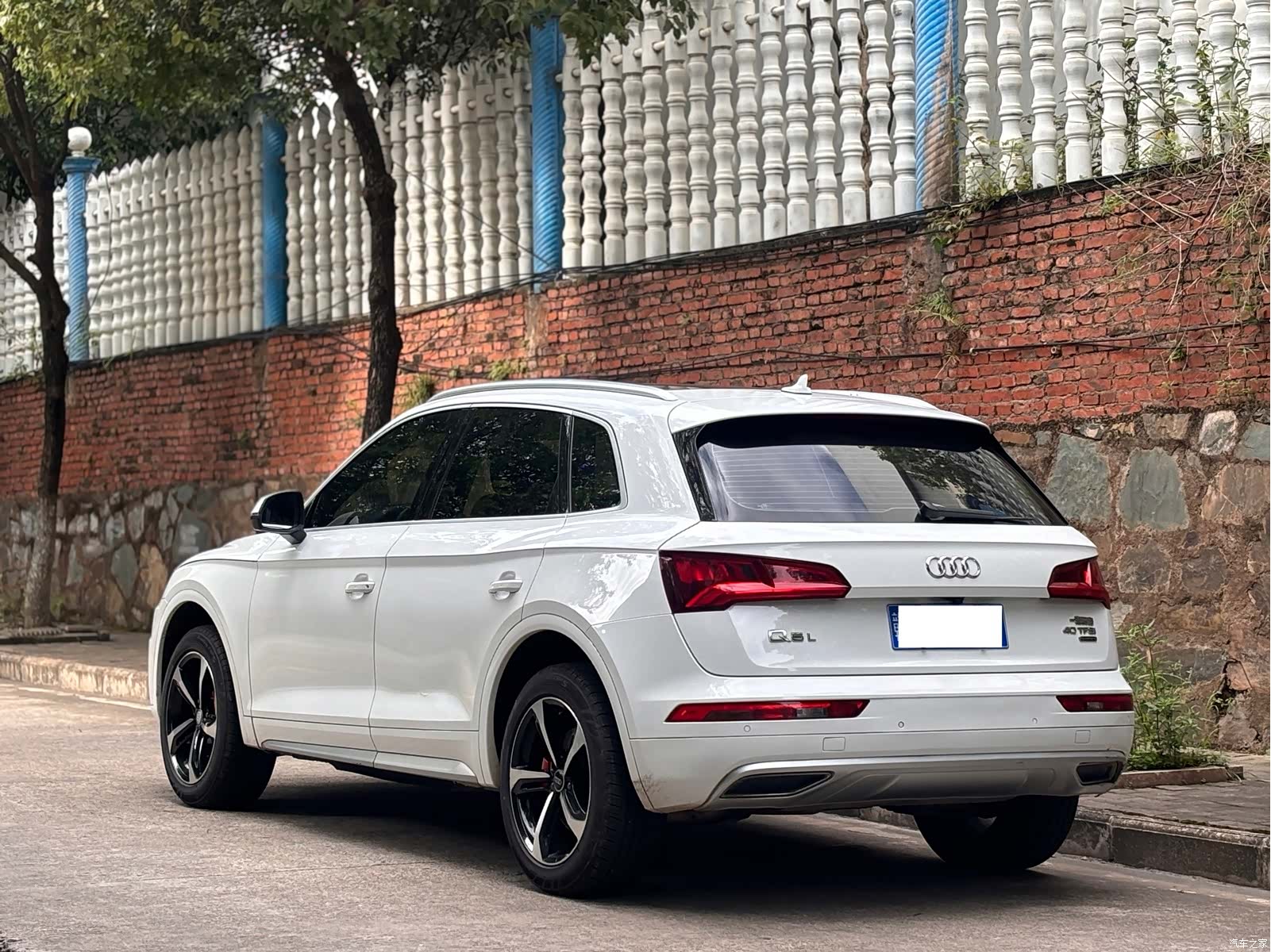 Audi Q5L, 2019 3