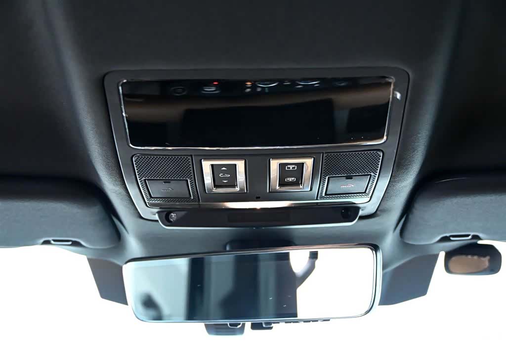Land Rover Defender, 2024 33