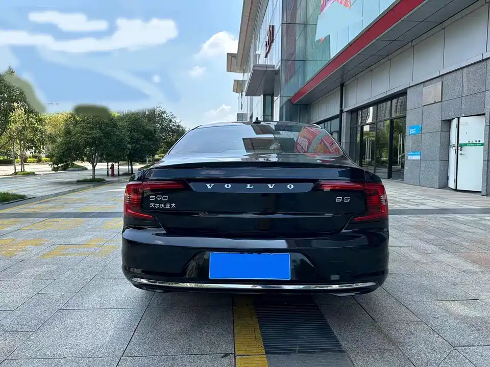Volvo S90