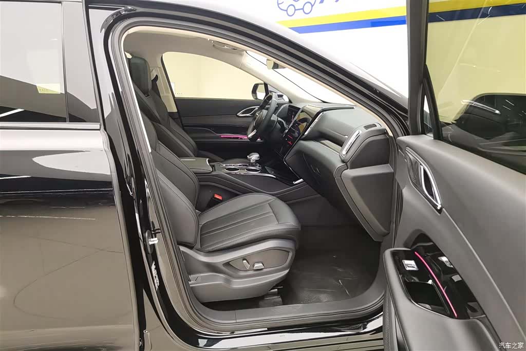 Hongqi HS3, 2024 8