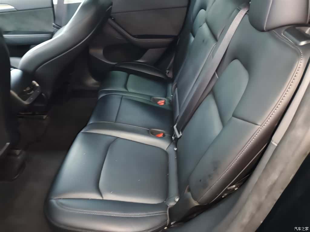 Tesla Model Y, 2023 17