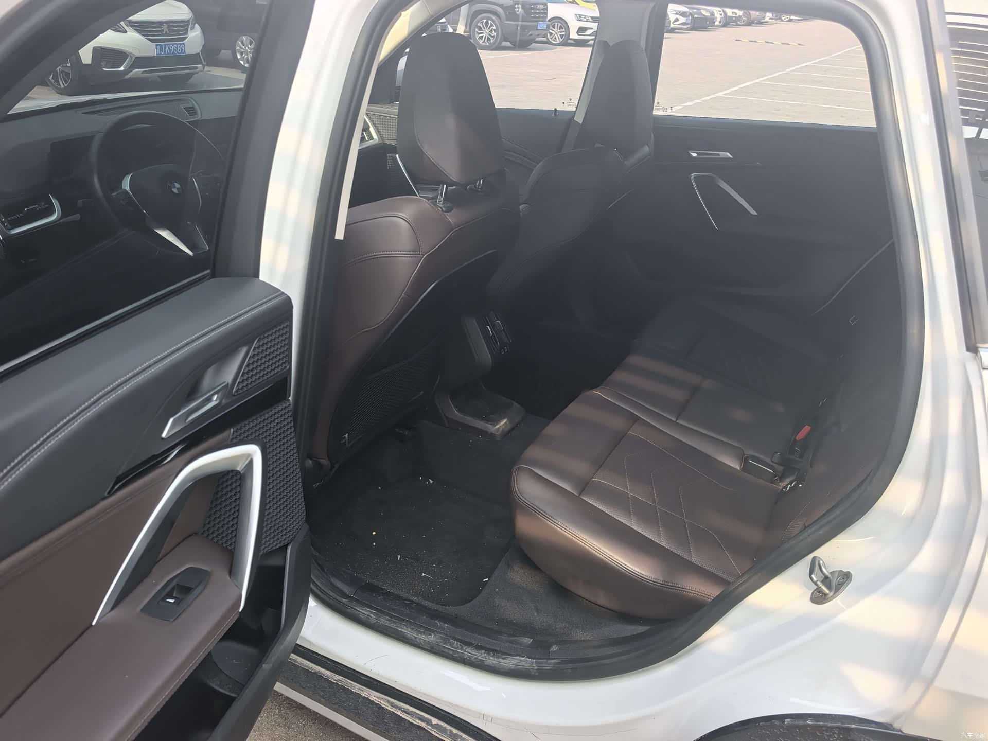 BMW X1, 2023 все фото