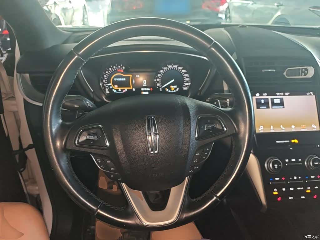 Lincoln MKC, 2018 11