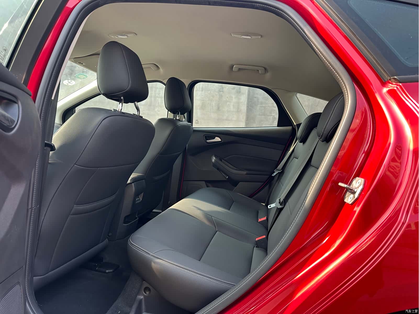 Ford Focus, 2018 10