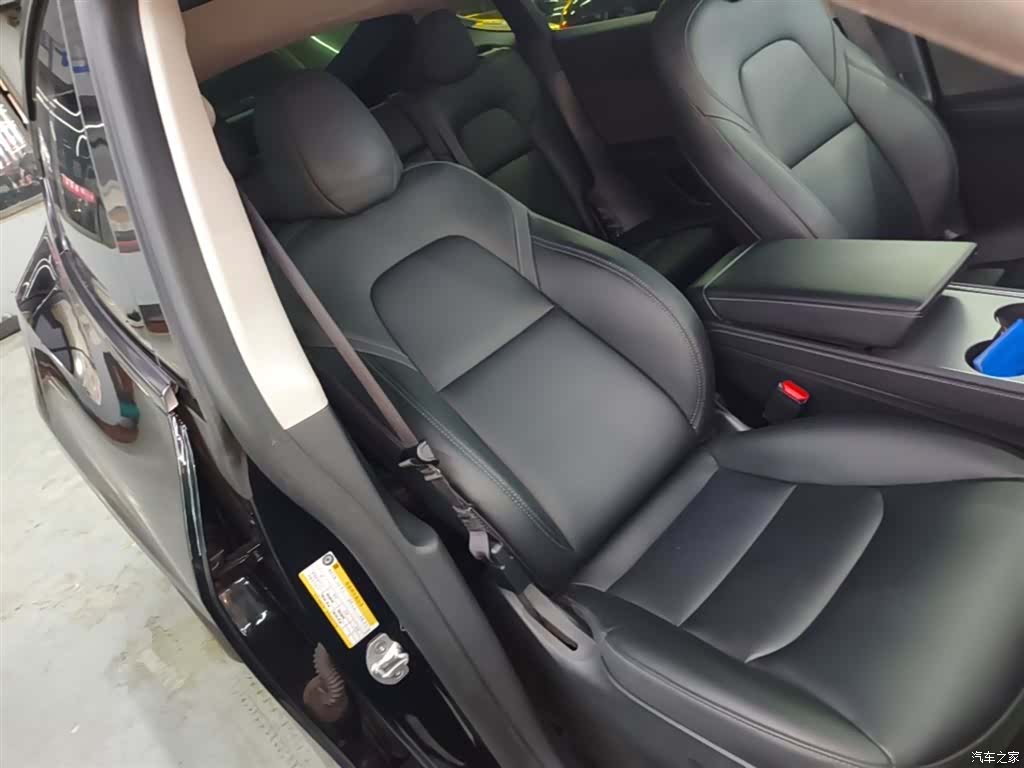Tesla Model Y, 2023 25