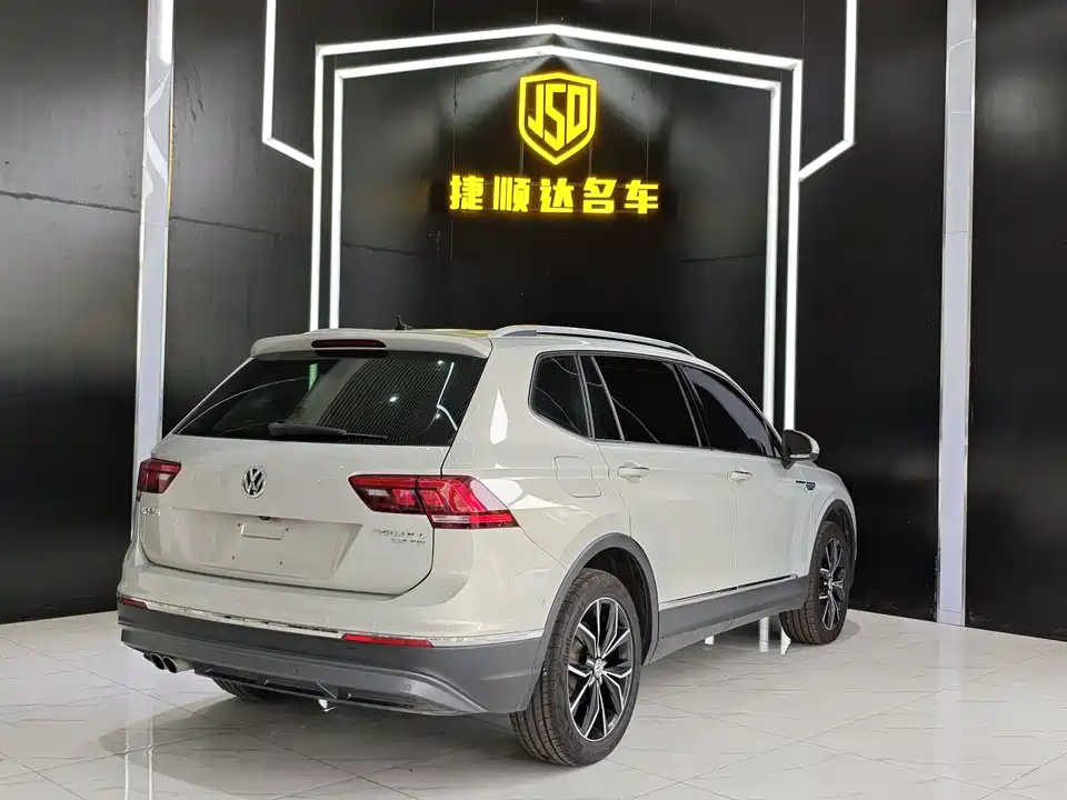 Volkswagen Tiguan L