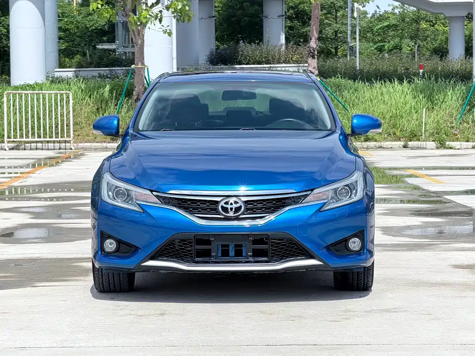 Toyota Reiz