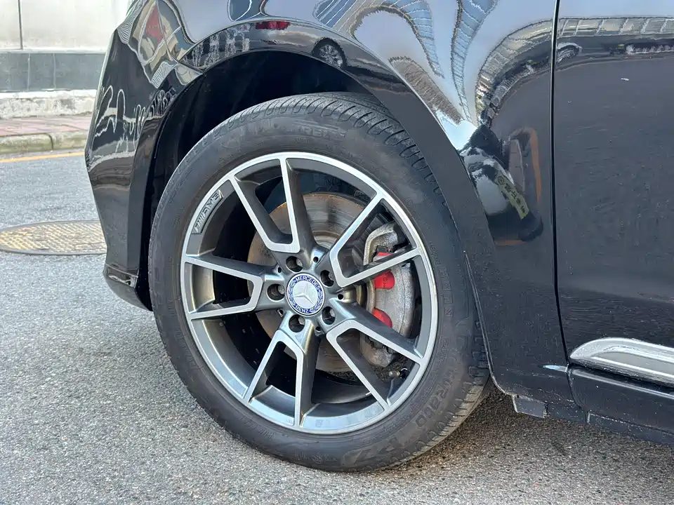 Mercedes-Benz V-class