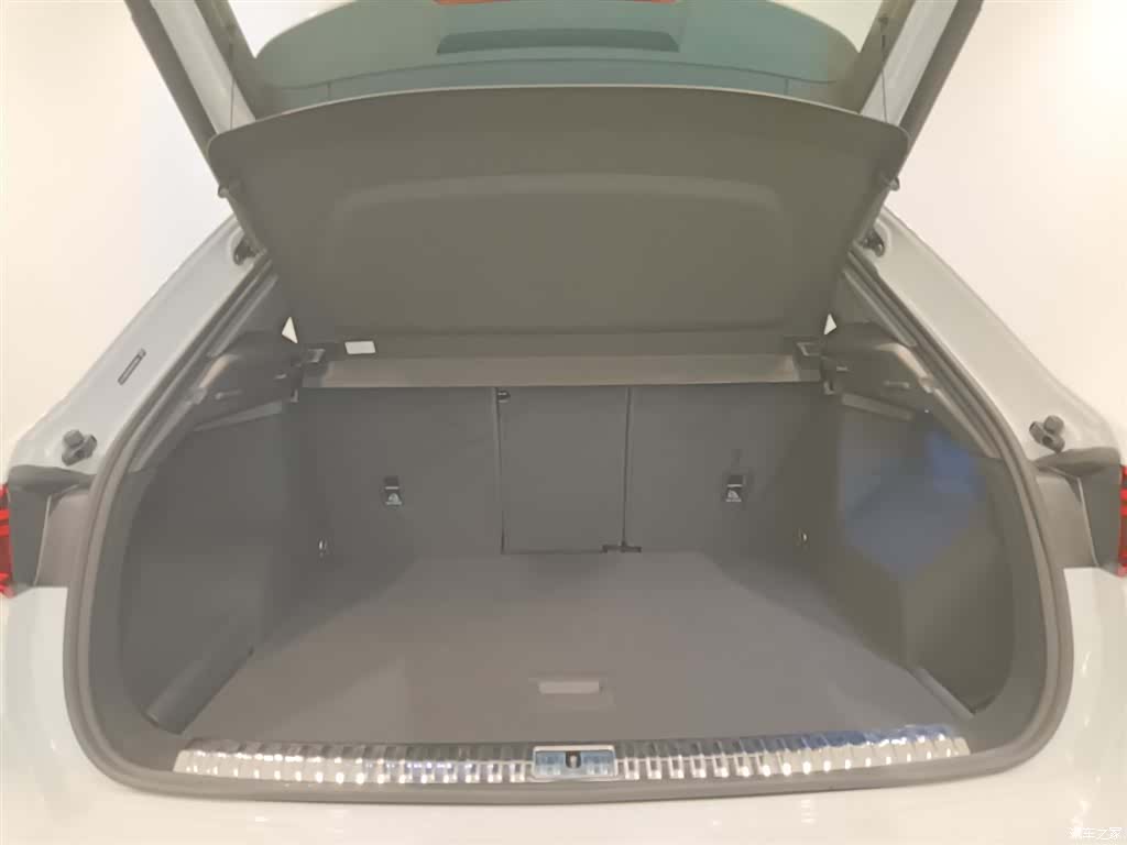 Audi Q3, 2024 8