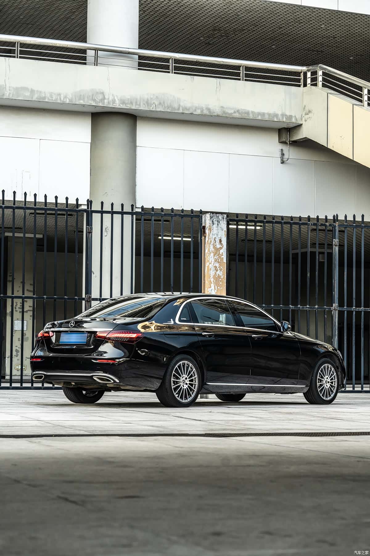 Mercedes-Benz E-Class, 2022 16