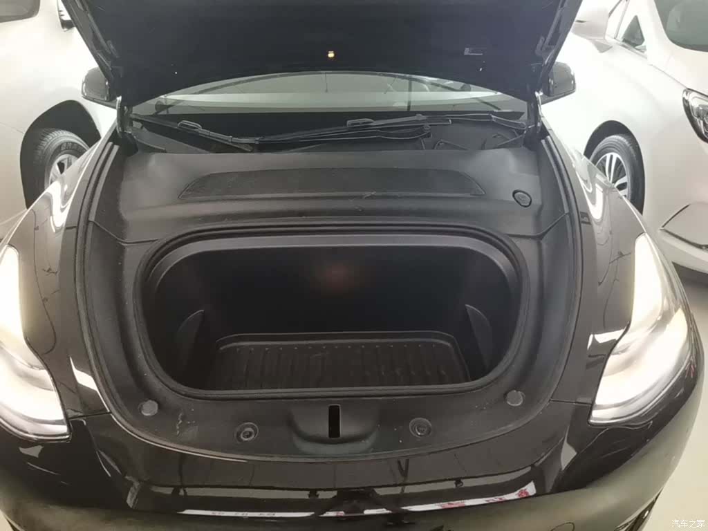 Tesla Model Y, 2023 20