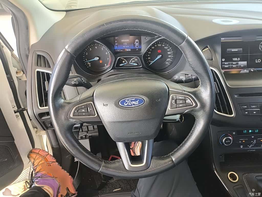 Ford Focus, 2016 11