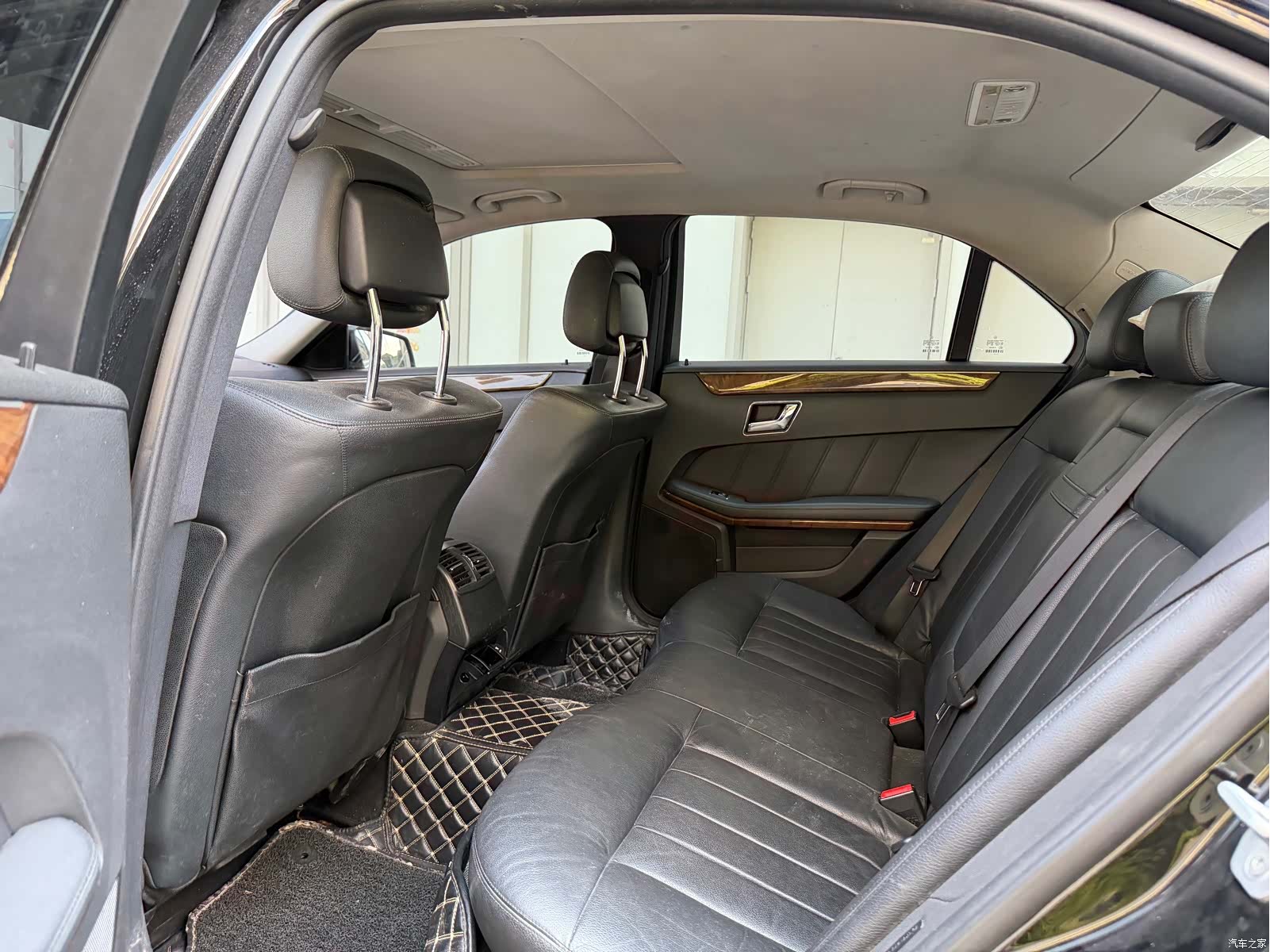 Mercedes-Benz E-Class, 2010 все фото