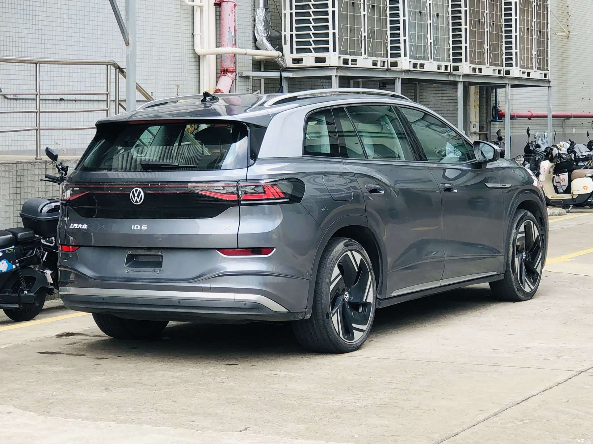 Volkswagen ID.6, 2024 3
