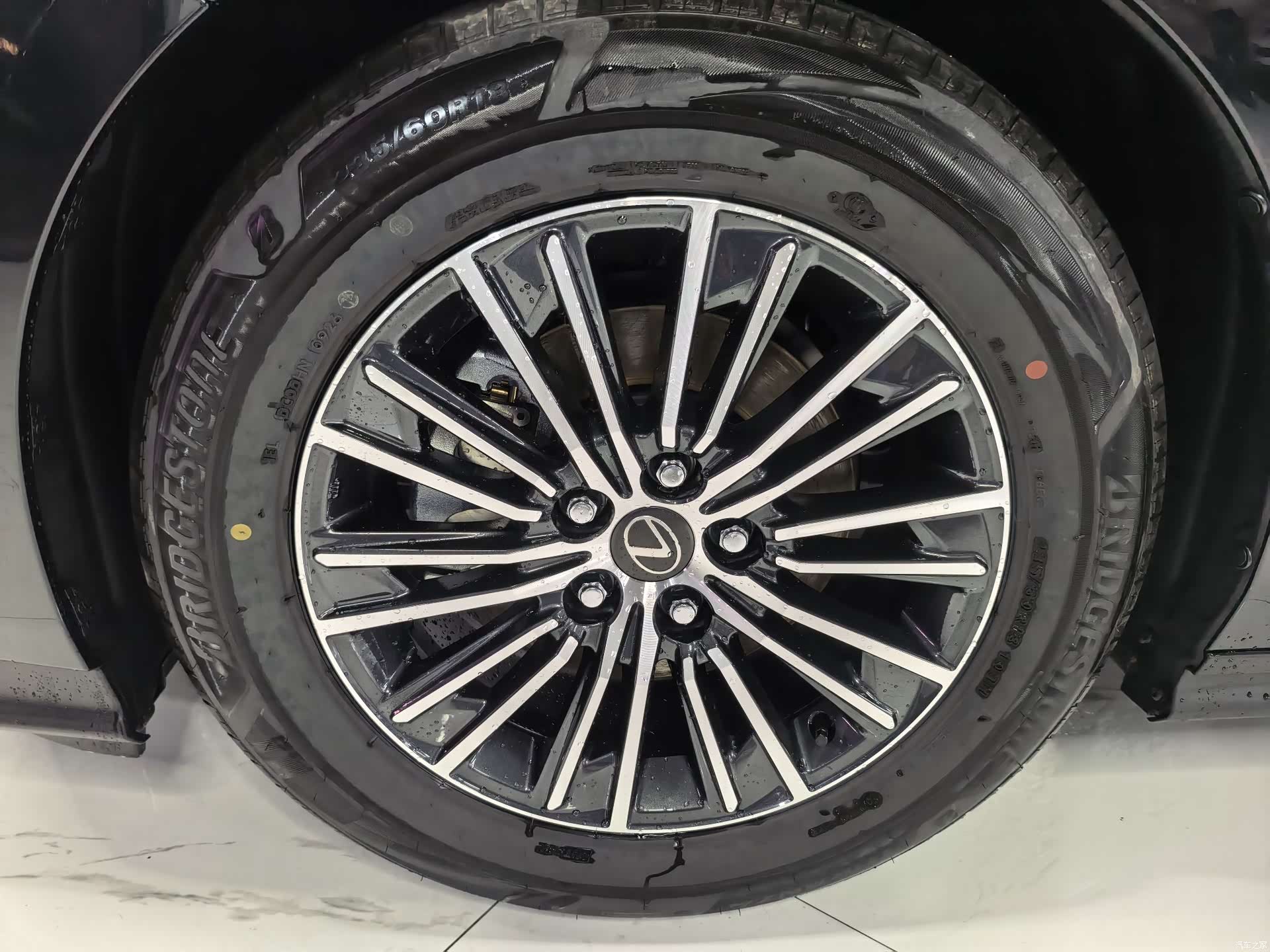 Lexus ES, 2026 15
