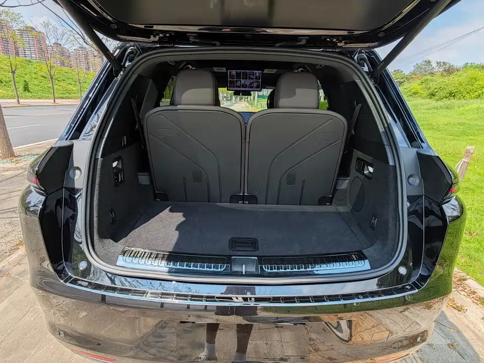 Li Auto Ideal L8