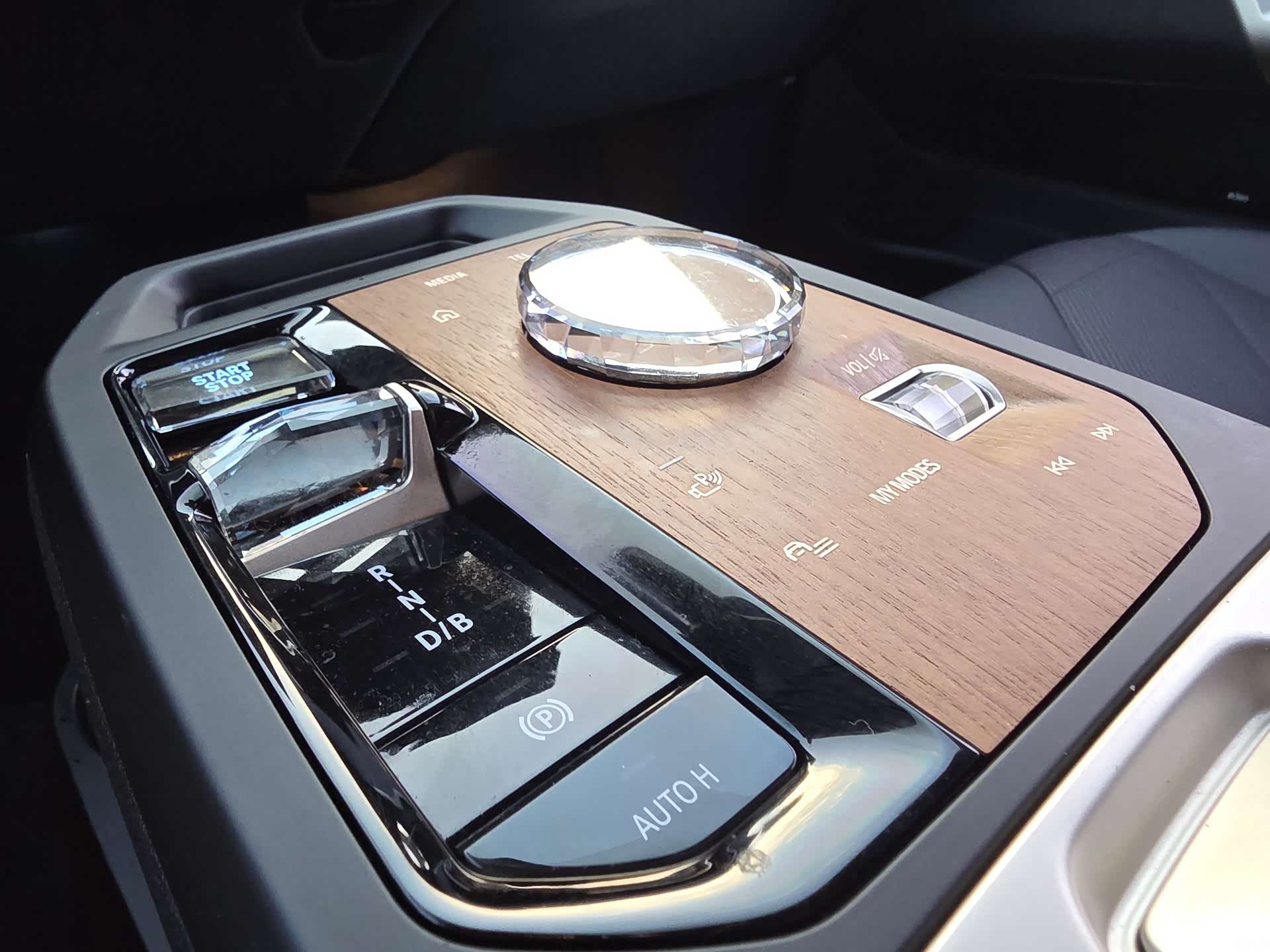 BMW iX, 2022 20