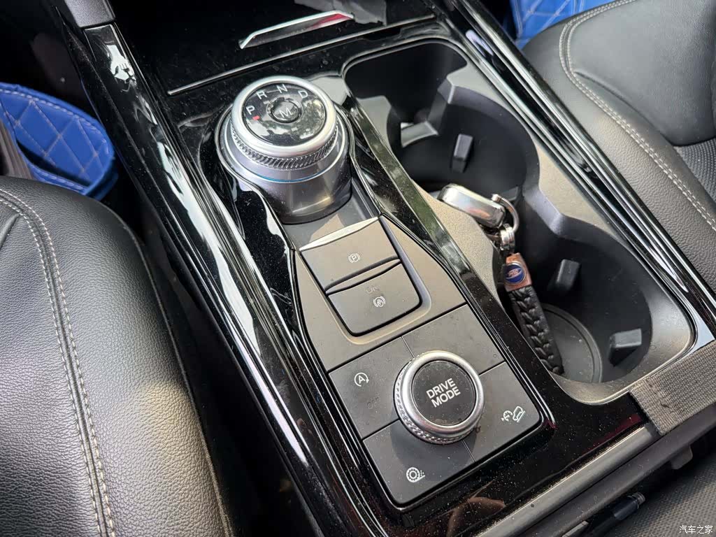 Ford Explorer, 2022 9