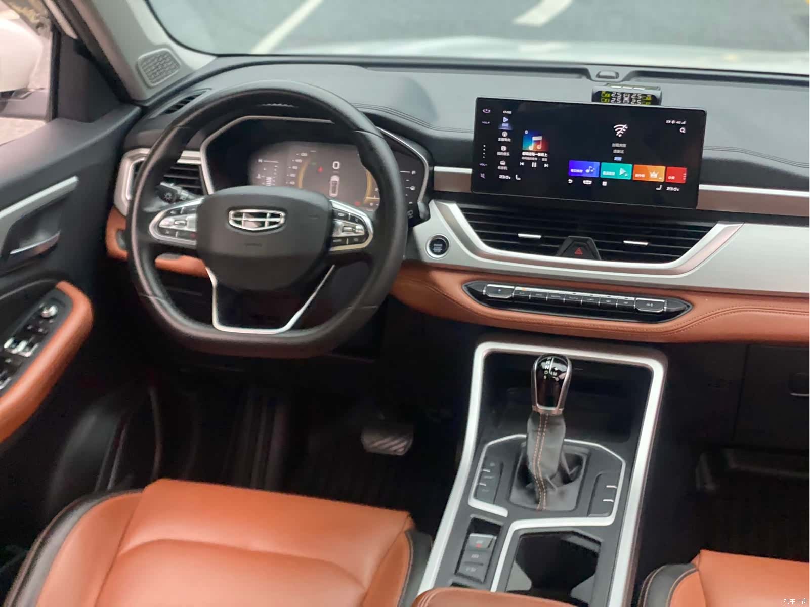 Geely X6, 2019 13