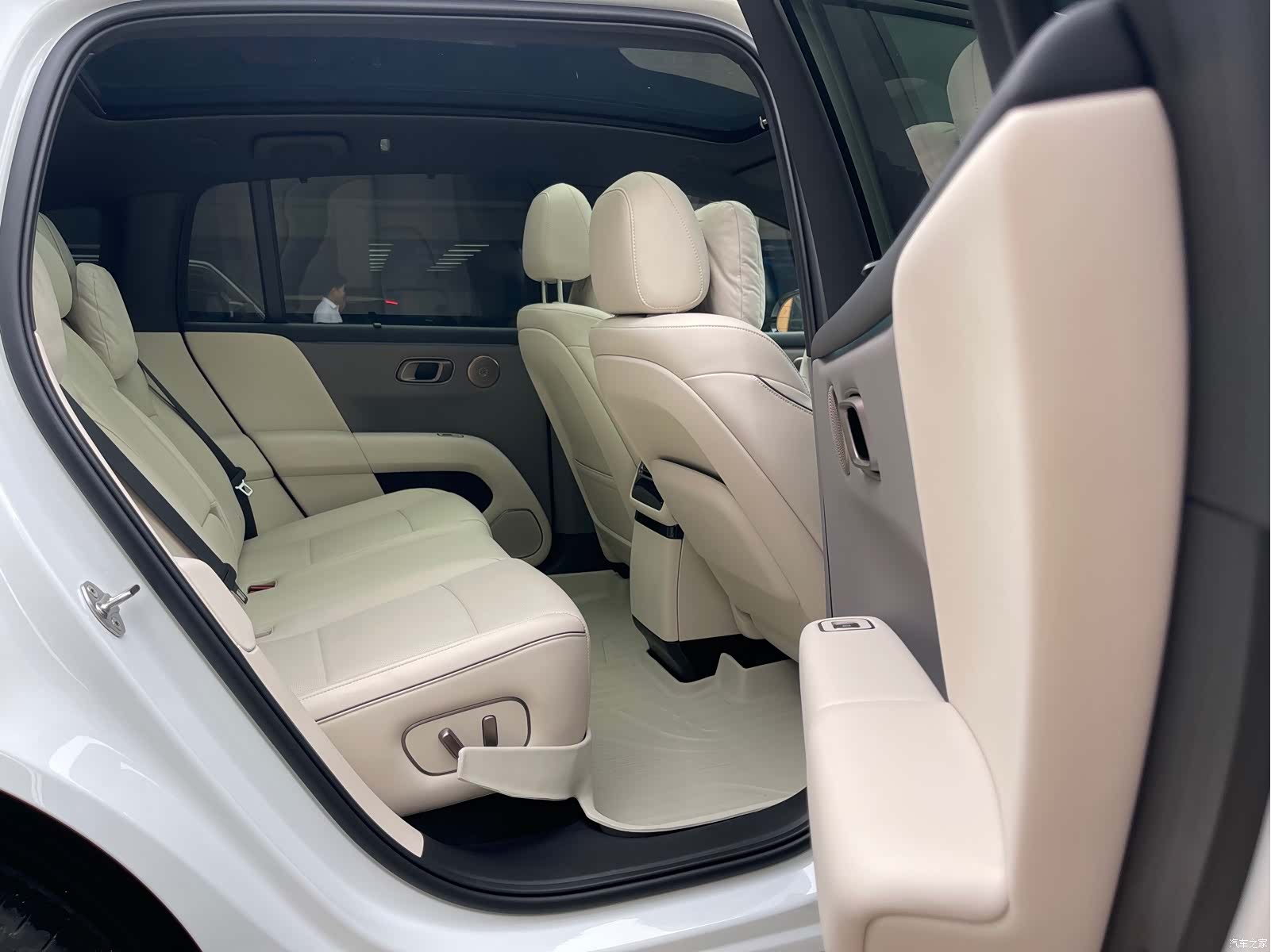 Li Auto i6, 2026 10