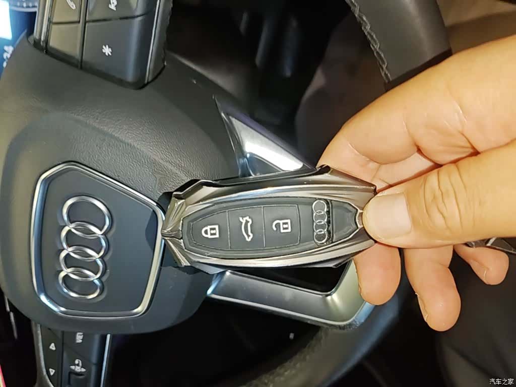 Audi Q8, 2021 9
