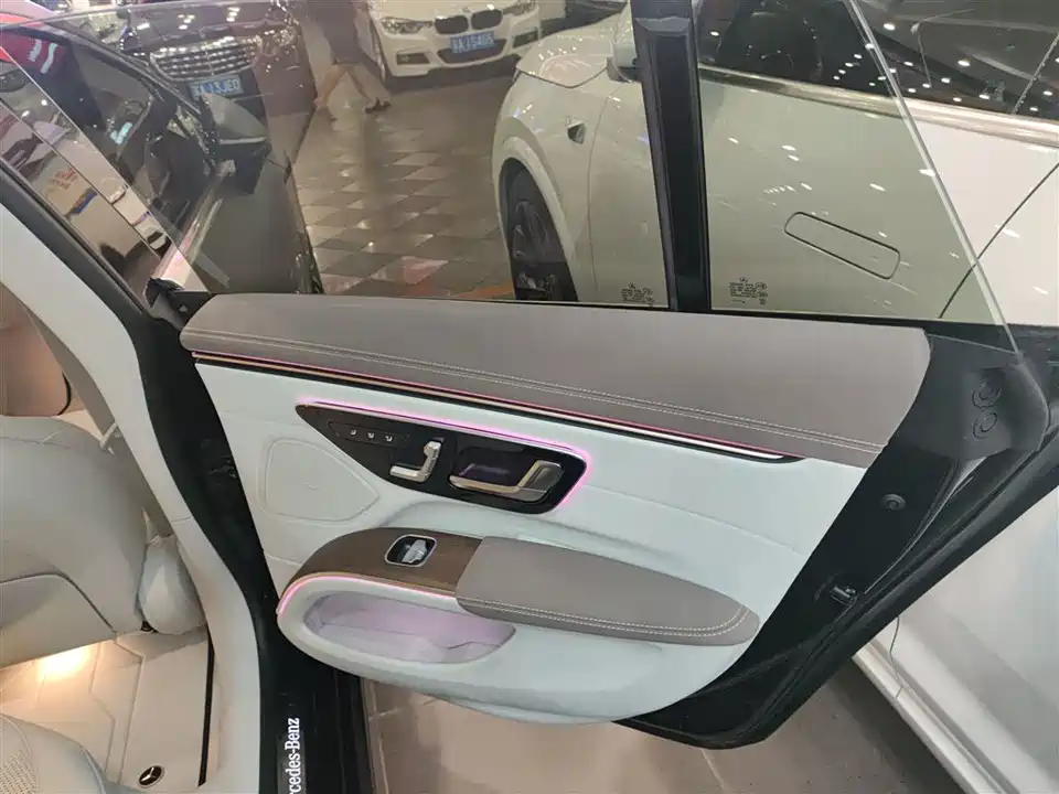 Mercedes-Benz EQS