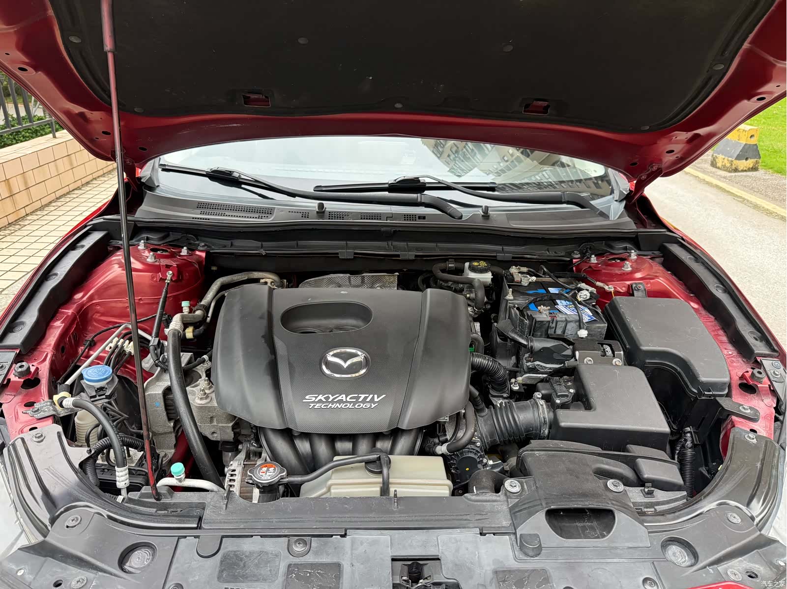 Mazda Mazda3, 2015 6