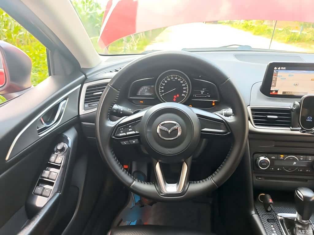 Mazda Mazda3, 2017 11