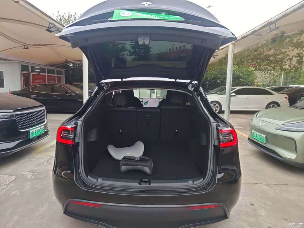 Tesla Model Y, 2022 15