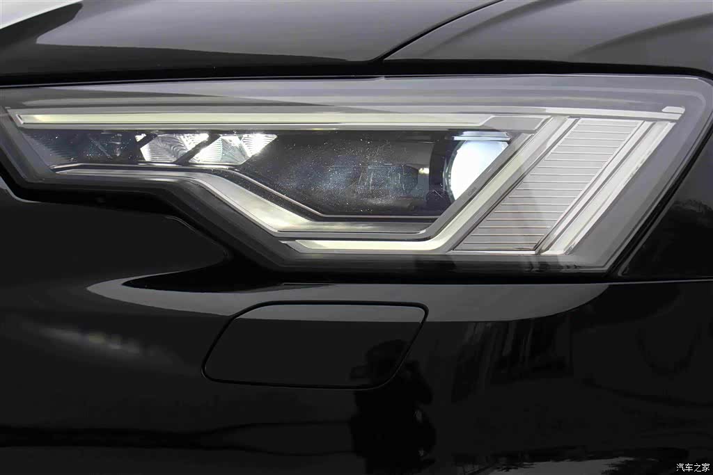 Audi A6L, 2021 9