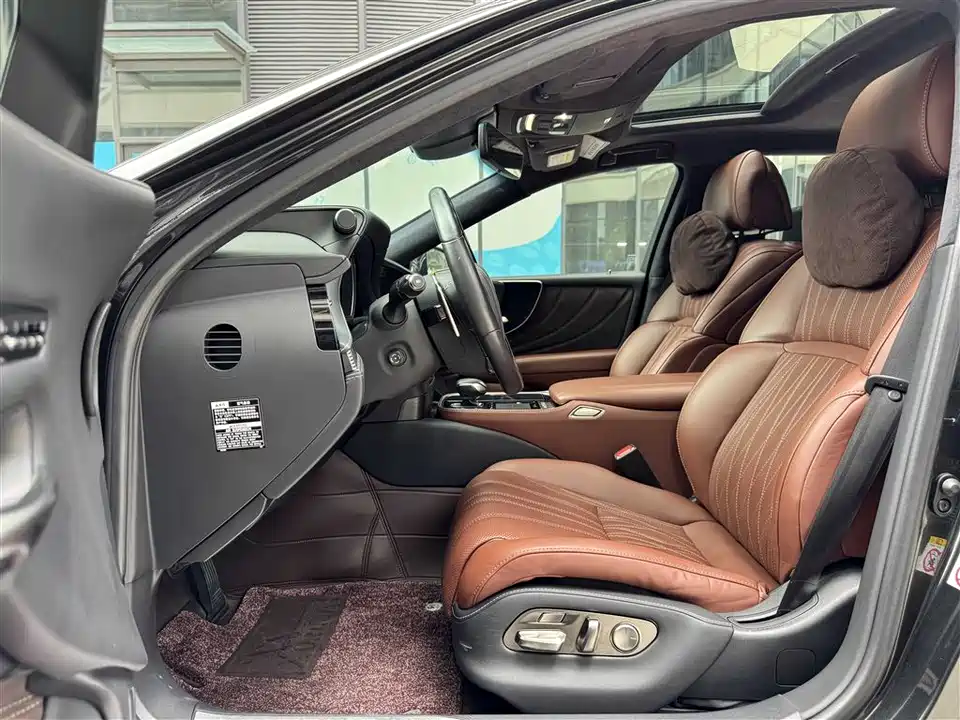 Lexus LS