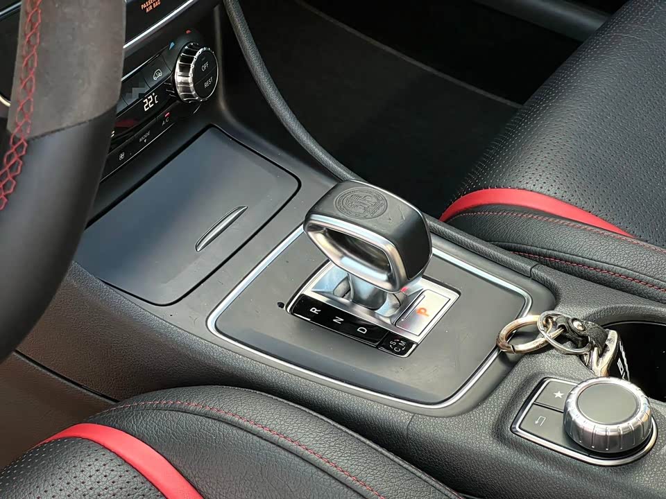Mercedes-Benz CLA AMG Mercedes-Benz CLA AMG
