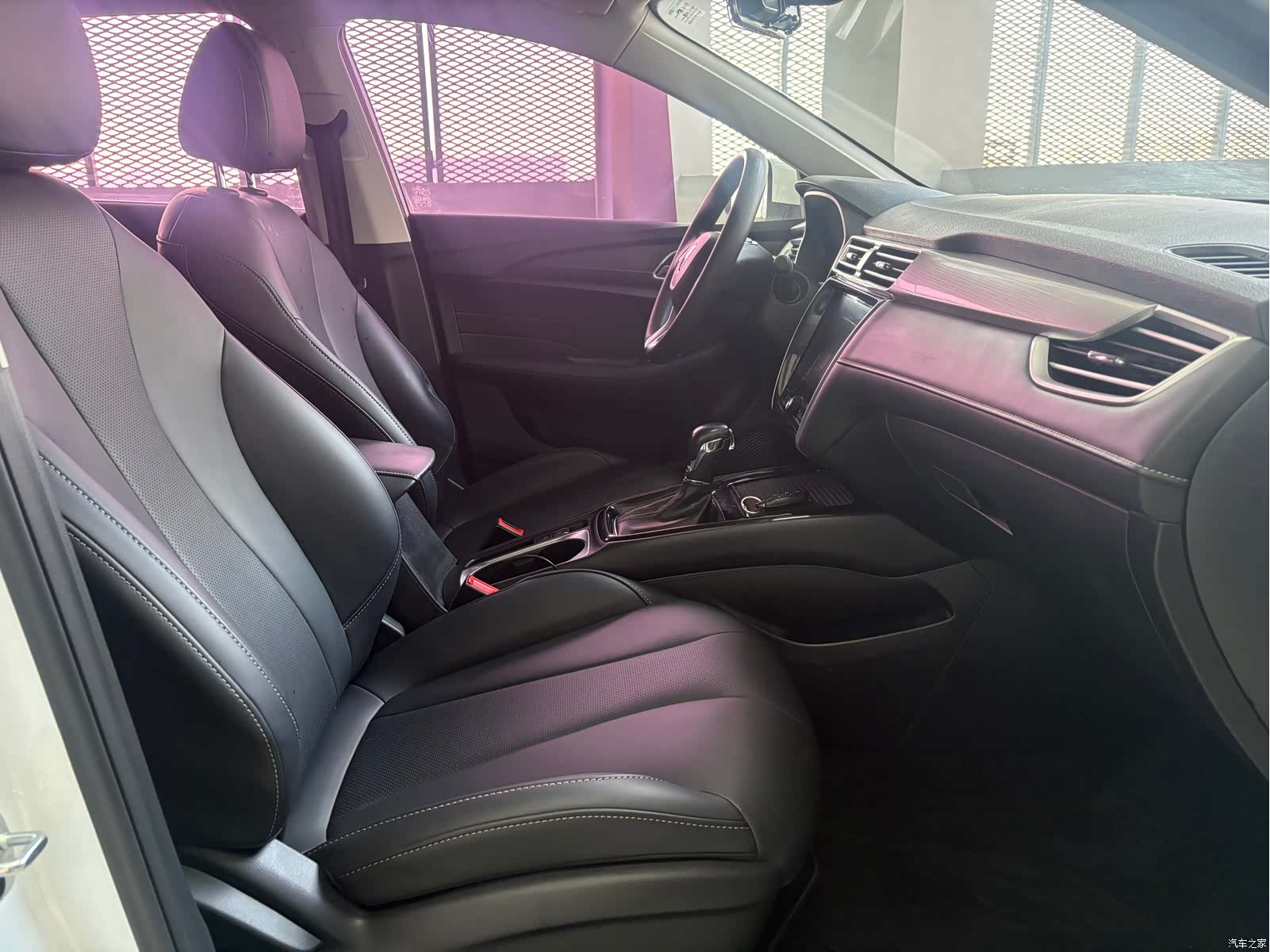Roewe i5, 2020 15