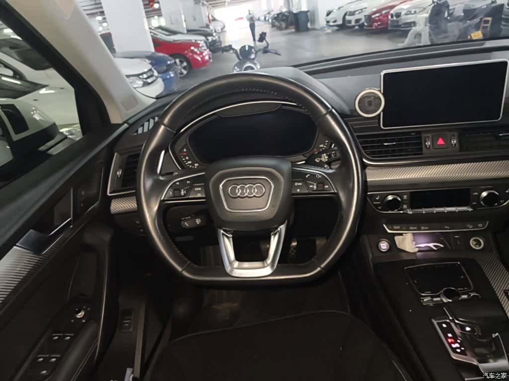 Audi Q5L, 2019 11