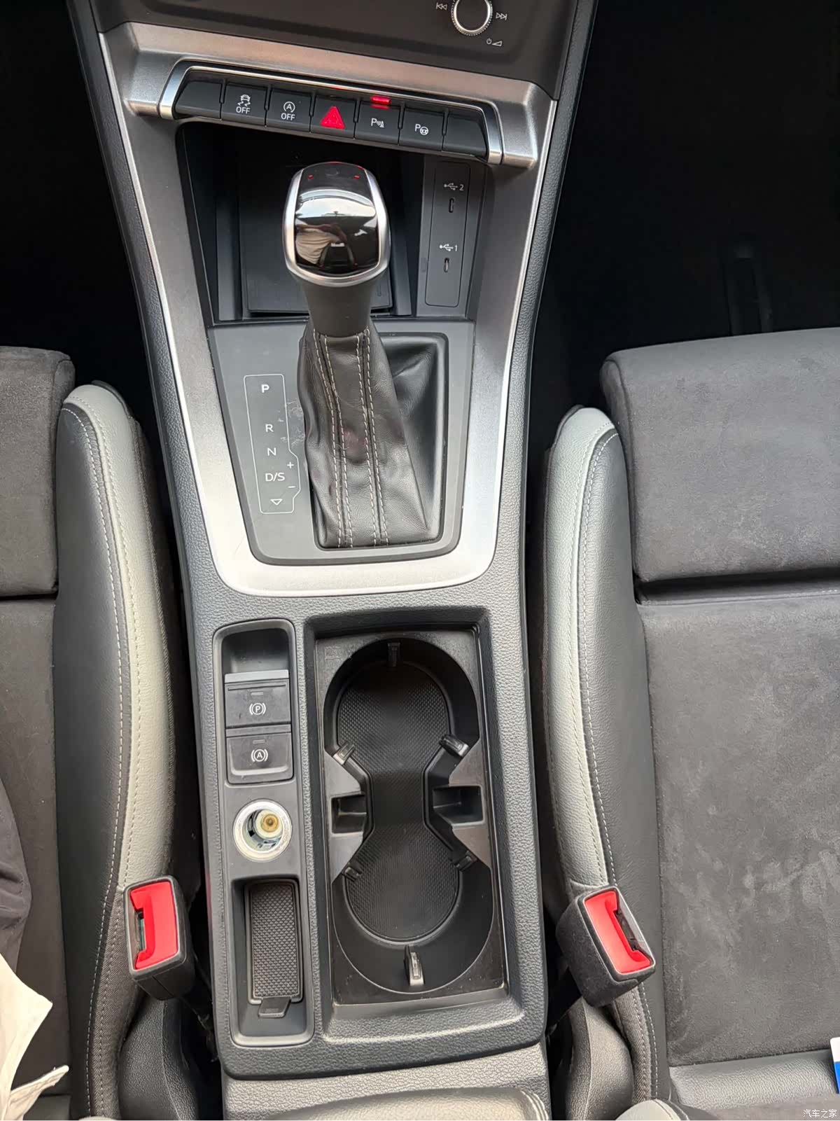 Audi Q3, 2022 11