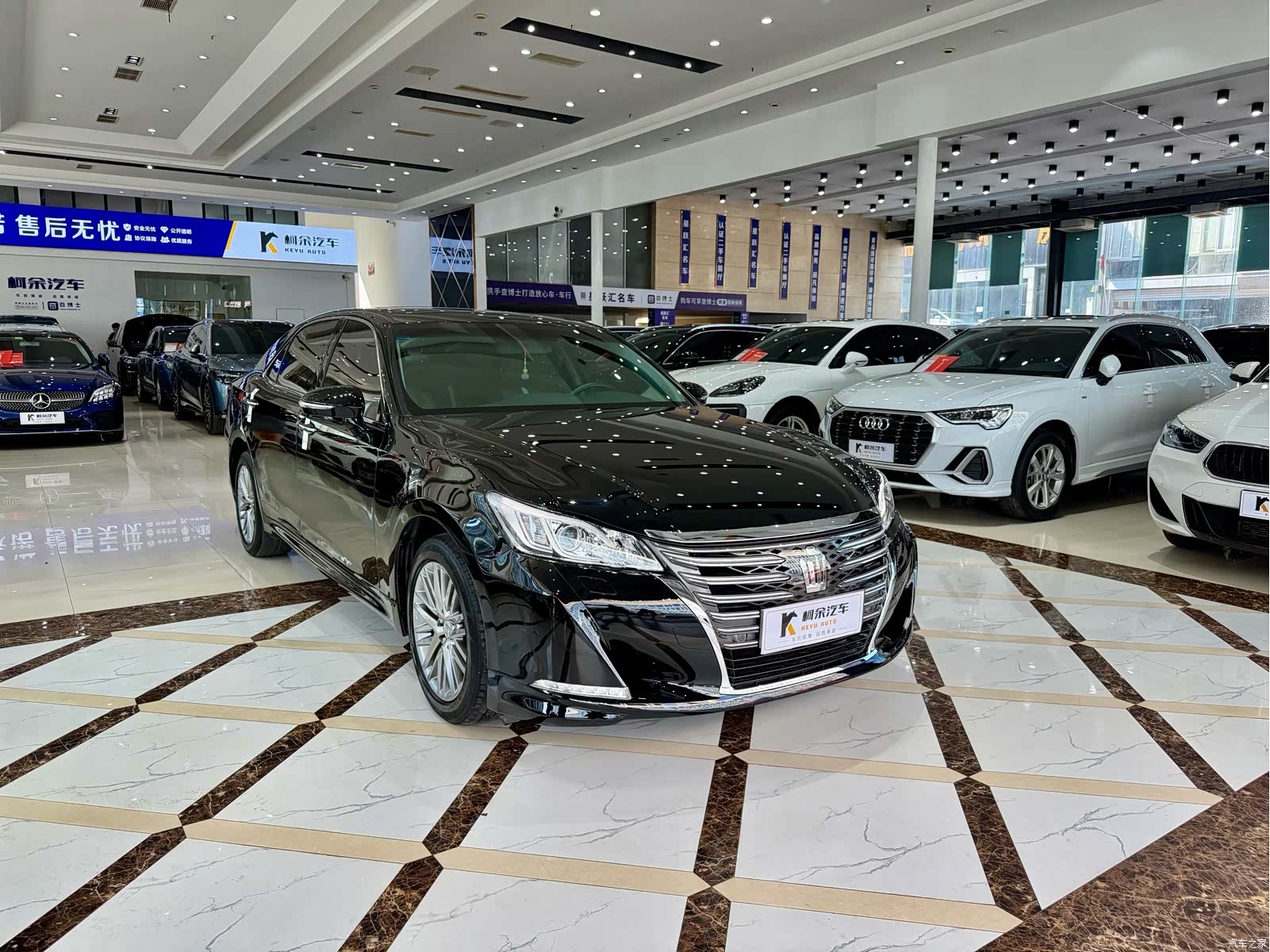 Toyota Crown, 2017 4