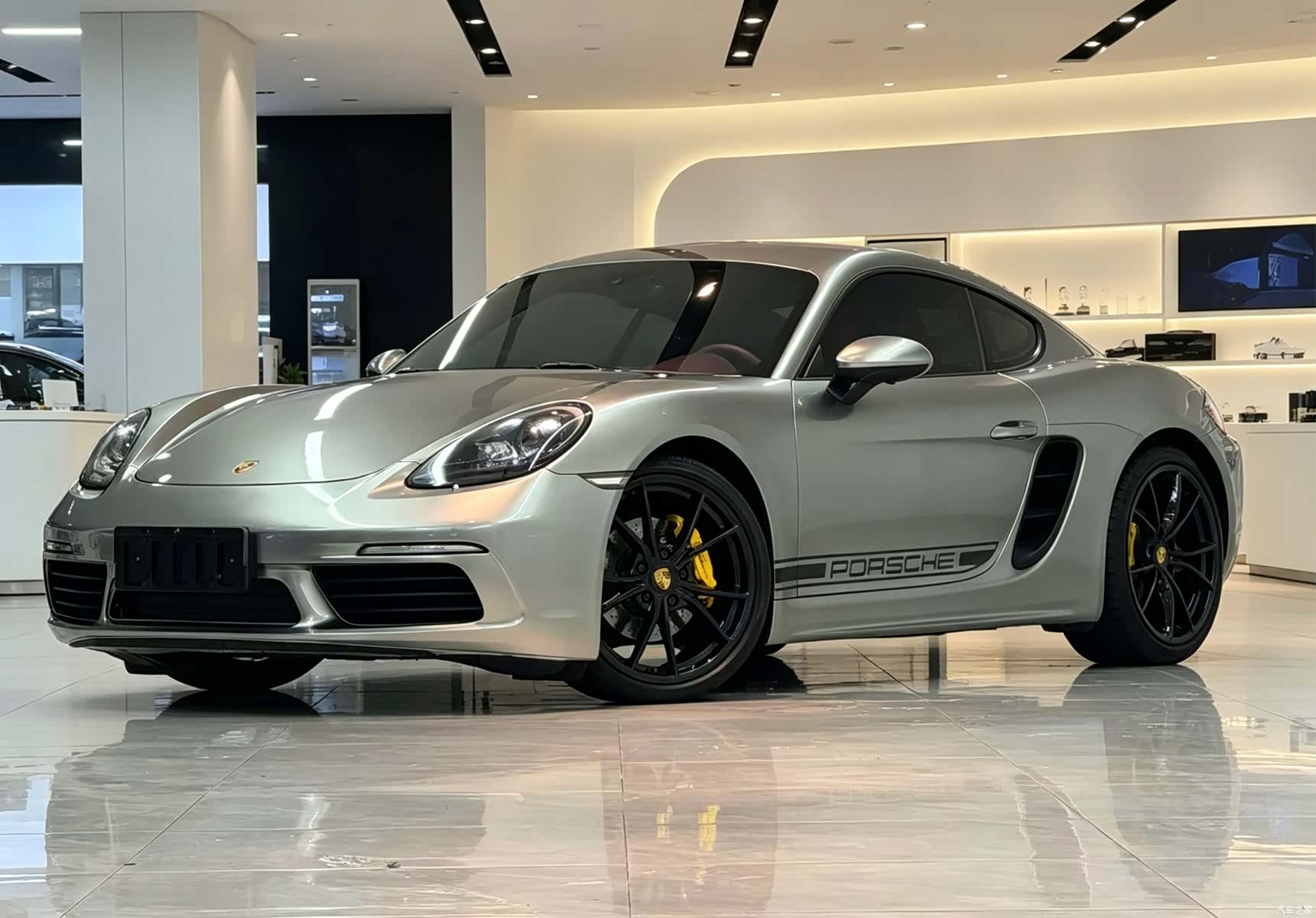 Porsche Cayman, 2018 1