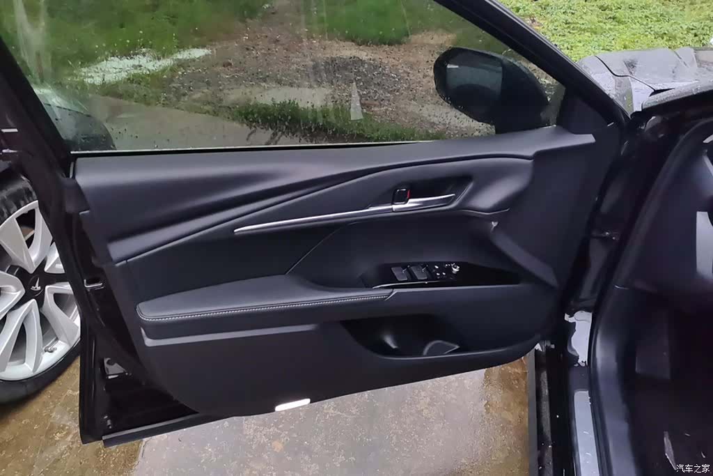 Toyota Camry, 2026 7