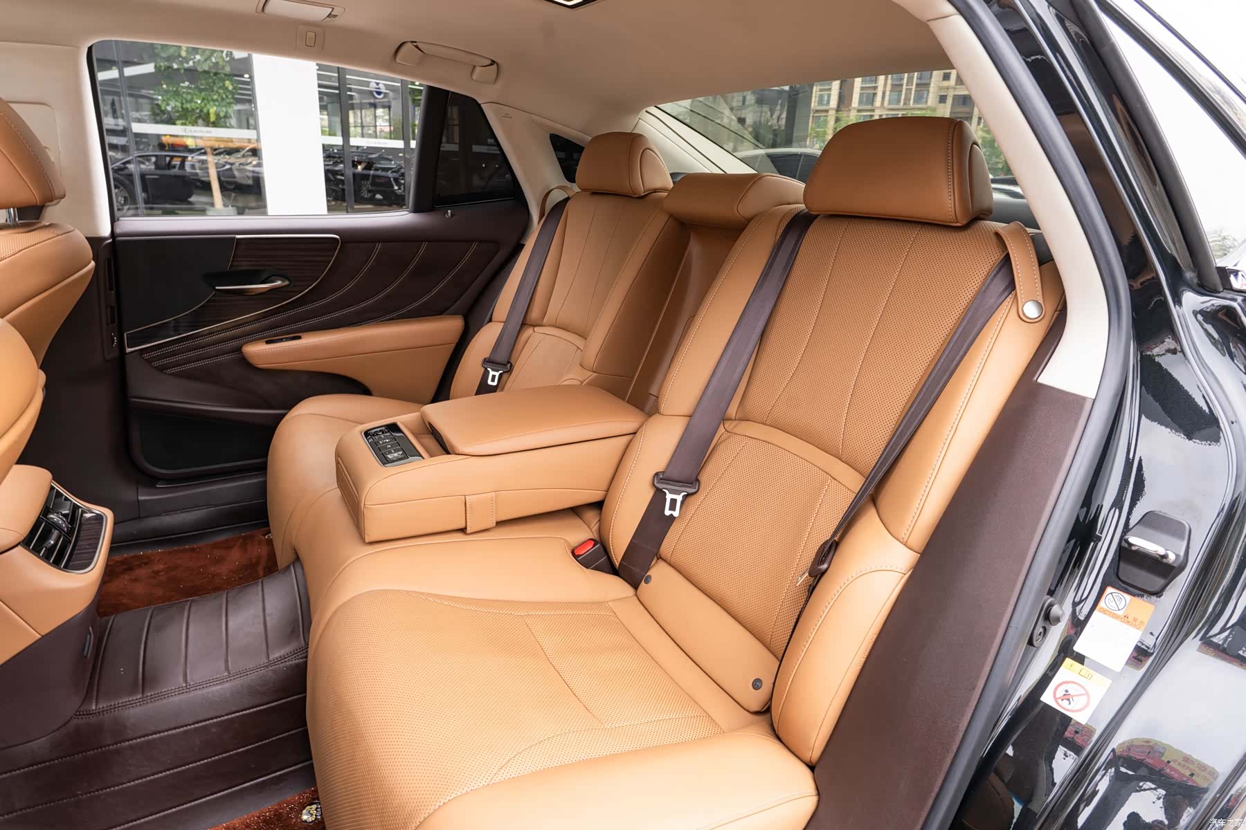 Lexus LS, 2019 12