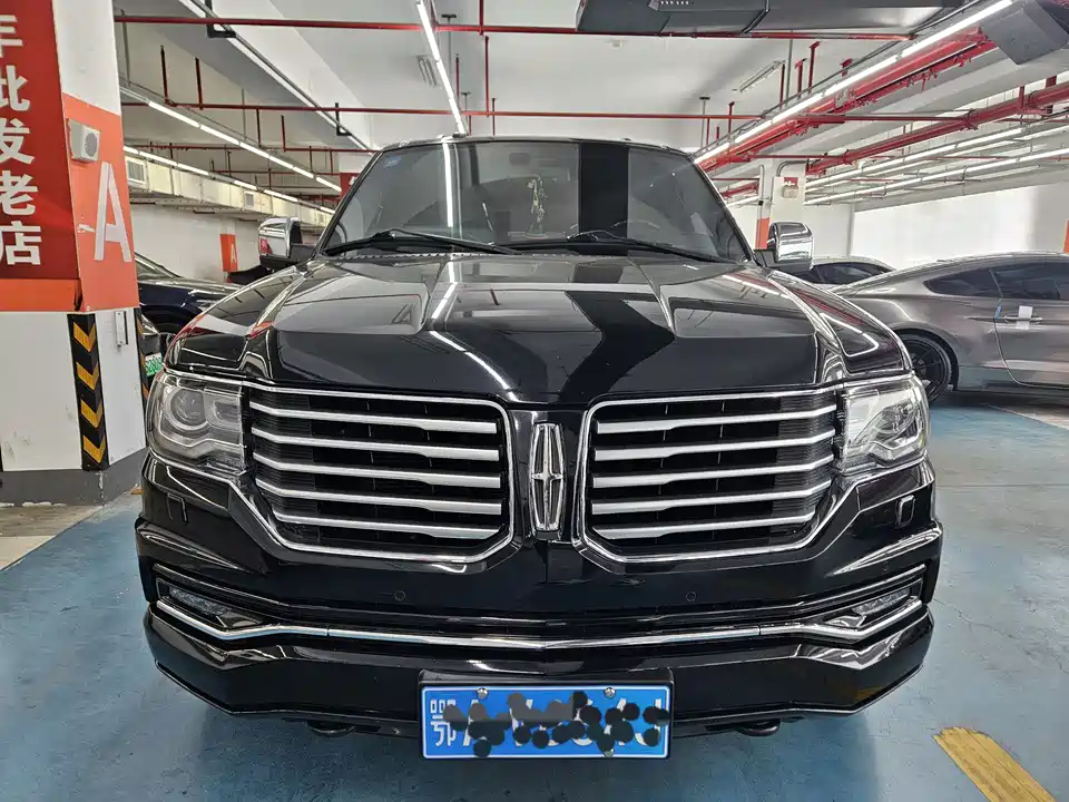 Lincoln Navigator