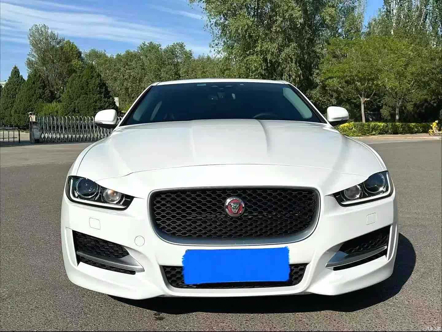 Jaguar XE, 2017 3