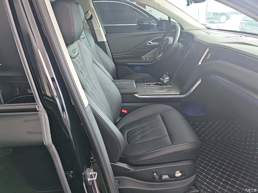 Hongqi HS7, 2024 25