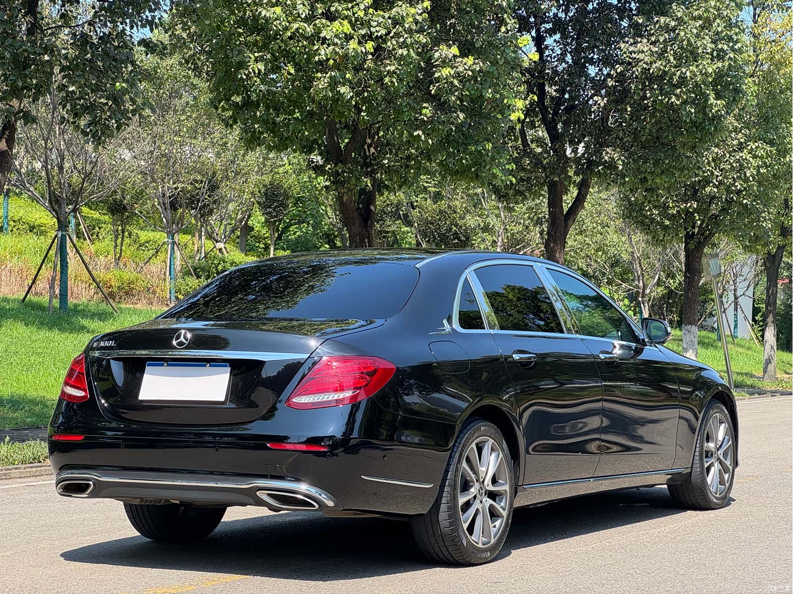 Mercedes-Benz E-Class, 2019 6